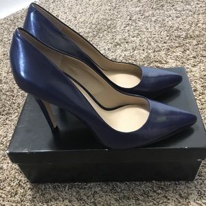 Women’s heeled shoes